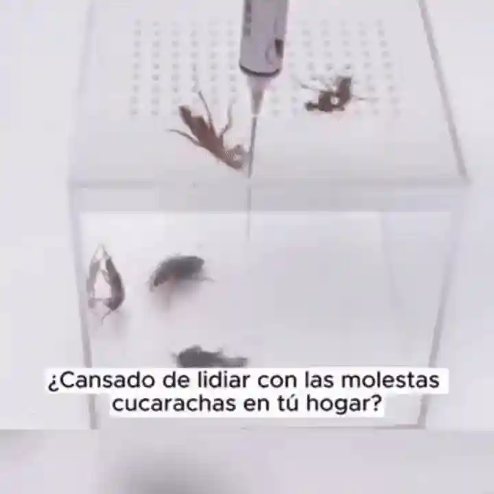 gel en jeringa anti cucarachas  - GIF